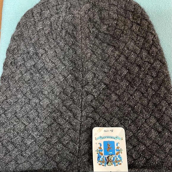 Portolano 100% cashmere beanie NWT - Picture 4 of 5